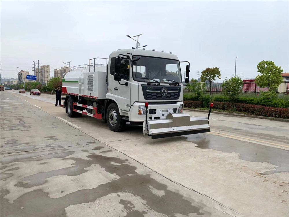 東風天錦路面清洗車